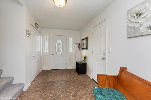 1530 Lawrence Ave, Elgin, IL 60123 photo 14