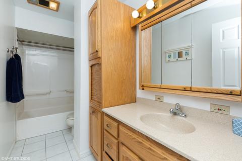 1530 Lawrence Ave, Elgin, IL 60123 photo 12