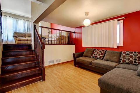 9275 Cedar Ln, Des Plaines, IL 60016 photo 4