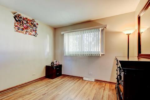 9275 Cedar Ln, Des Plaines, IL 60016 photo 18