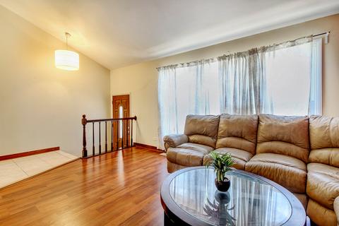 9275 Cedar Ln, Des Plaines, IL 60016 photo 5