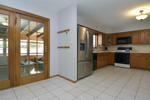 570 King Ln, Des Plaines, IL 60016 photo 10