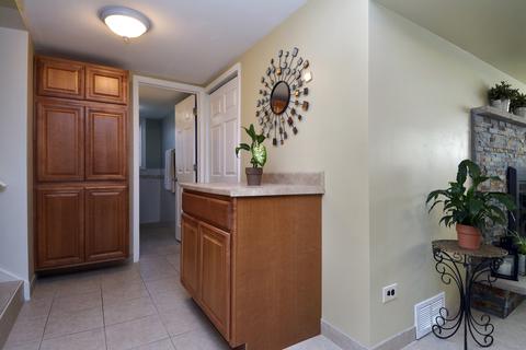 570 King Ln, Des Plaines, IL 60016 photo 25