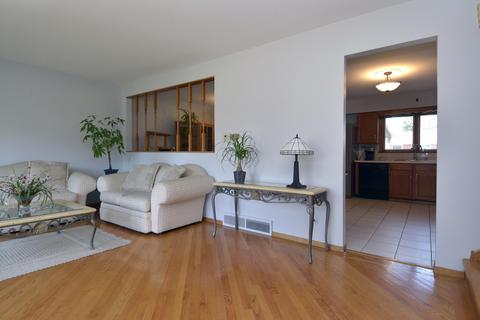 570 King Ln, Des Plaines, IL 60016 photo 7