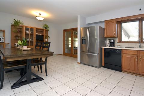 570 King Ln, Des Plaines, IL 60016 photo 9
