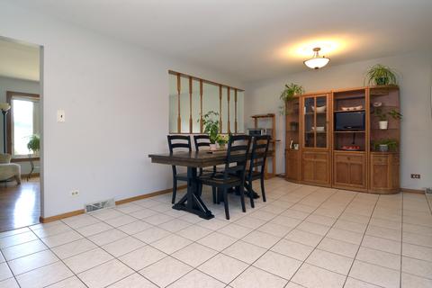 570 King Ln, Des Plaines, IL 60016 photo 8