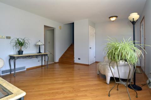570 King Ln, Des Plaines, IL 60016 photo 5