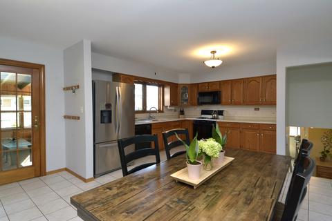 570 King Ln, Des Plaines, IL 60016 photo 12