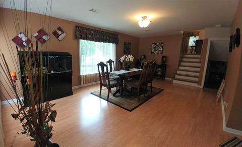 8 E Jerry Dr, Mount Prospect, IL 60056 photo 9