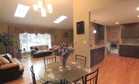 8 E Jerry Dr, Mount Prospect, IL 60056 photo 4