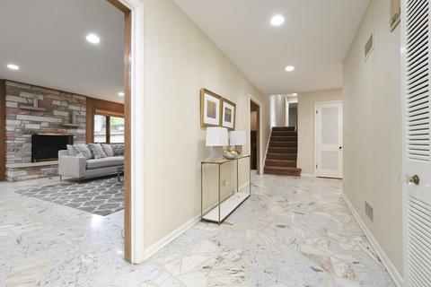 976 Oak Dr, Glencoe, IL 60022 photo 2
