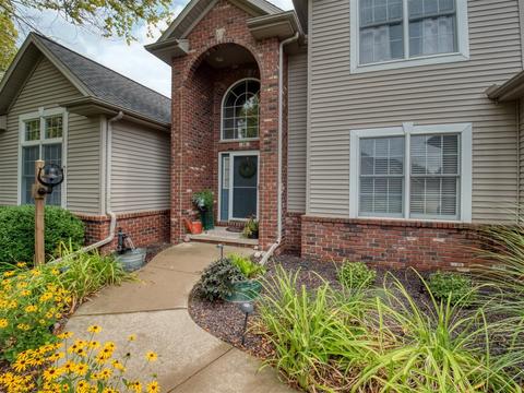 36 Conway Cir, Bloomington, IL 61704 photo 3