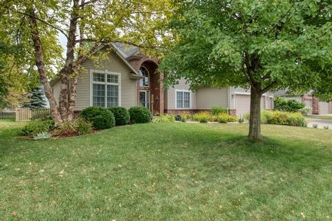 36 Conway Cir, Bloomington, IL 61704 photo 2