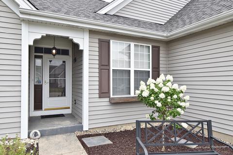 1920 Edinburgh Ln, Aurora, IL 60504 photo 2