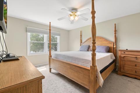 943 Shady Tree Ln, Wheeling, IL 60090 photo 9