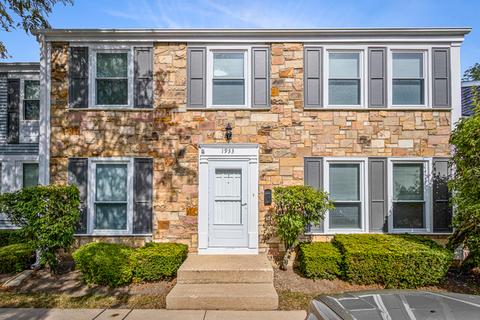 1933 Whitingham Ln, Hoffman Estates, IL 60195 photo 1