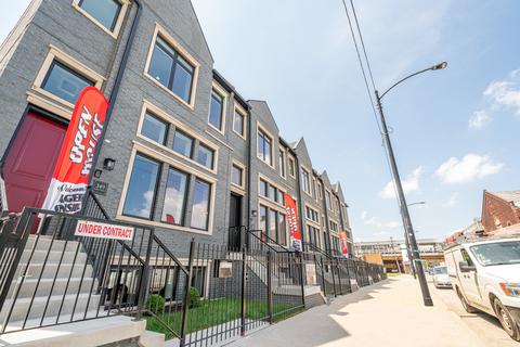 347 E 43rd St, Chicago, IL 60653 photo 1