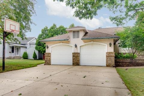 2415 5th St, Peru, IL 61354 photo 2