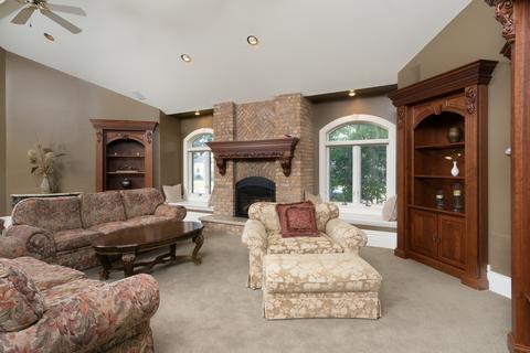 2415 5th St, Peru, IL 61354 photo 9