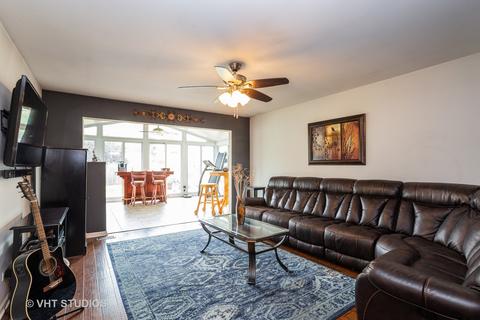 655 Alcoa Ln, Hoffman Estates, IL 60169 photo 5