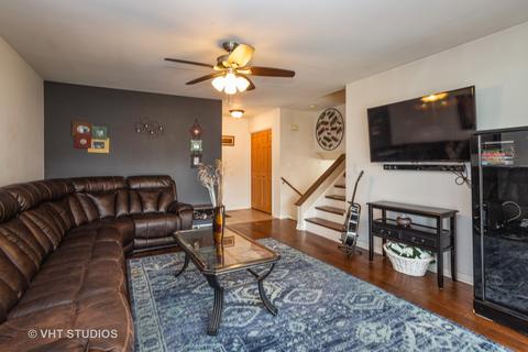 655 Alcoa Ln, Hoffman Estates, IL 60169 photo 4