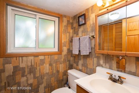 655 Alcoa Ln, Hoffman Estates, IL 60169 photo 13