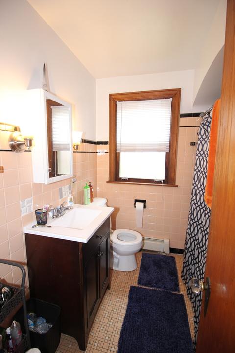 10931 S Artesian Ave, Chicago, IL 60655 photo 4