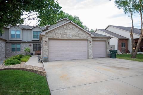 905 Casey Dr, Minooka, IL 60447 photo 1