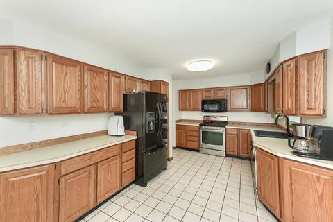 81 Lance Dr, Des Plaines, IL 60016 photo 6