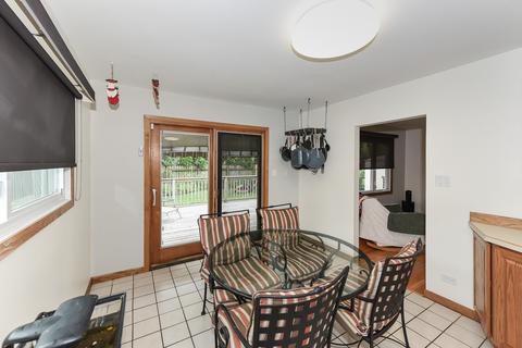 81 Lance Dr, Des Plaines, IL 60016 photo 9