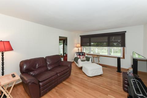 81 Lance Dr, Des Plaines, IL 60016 photo 4