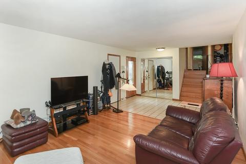 81 Lance Dr, Des Plaines, IL 60016 photo 5