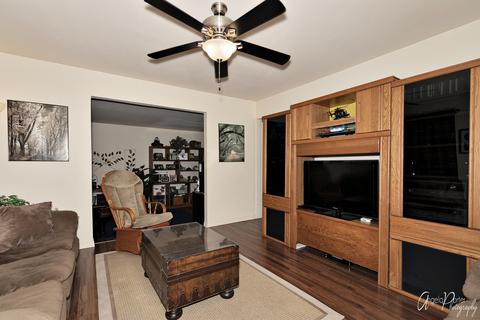 4504 Mayfair Dr, Mchenry, IL 60051 photo 3