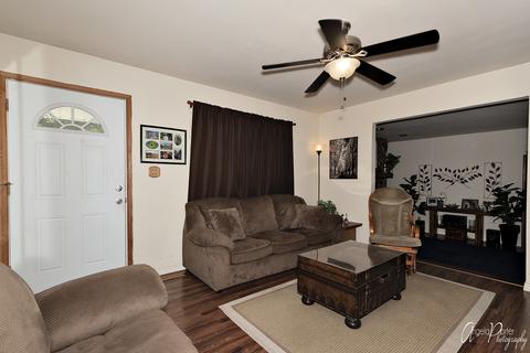 4504 Mayfair Dr, Mchenry, IL 60051 photo 2