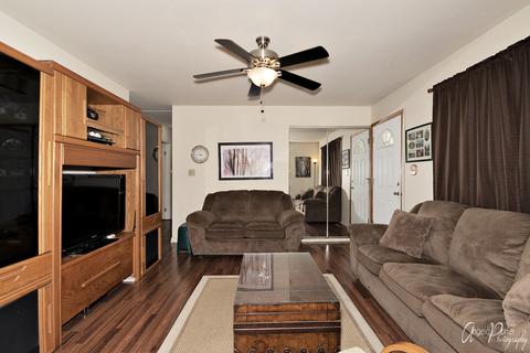 4504 Mayfair Dr, Mchenry, IL 60051 photo 4