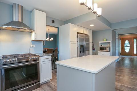 4345 Lombardy Ln, Hoffman Estates, IL 60192 photo 9