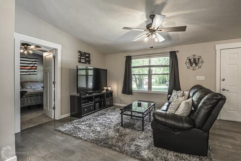 240 Barr St, Braidwood, IL 60408 photo 4
