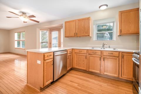 1802 Whispering Oaks Ct, Plainfield, IL 60586 photo 8