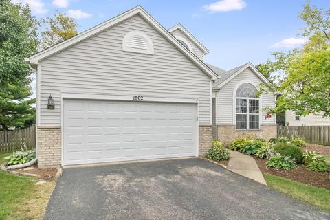 1802 Whispering Oaks Ct, Plainfield, IL 60586 photo 2