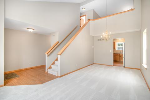 1802 Whispering Oaks Ct, Plainfield, IL 60586 photo 4