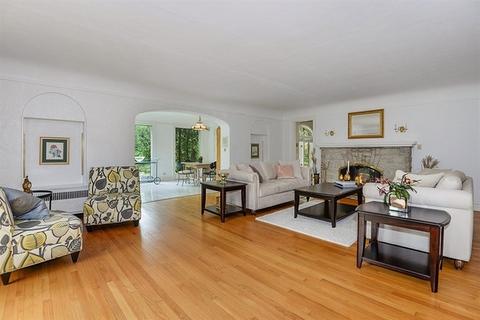 1565 Robin Rd, Bannockburn, IL 60015 photo 4