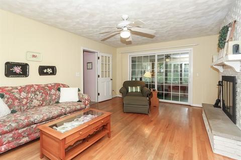 408 Hazel Dr, Elgin, IL 60123 photo 15