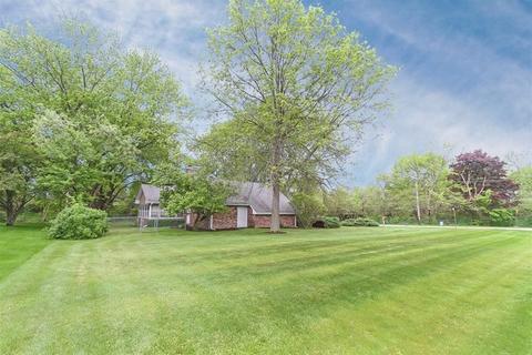 408 Hazel Dr, Elgin, IL 60123 photo 3