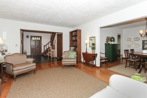 408 Hazel Dr, Elgin, IL 60123 photo 8