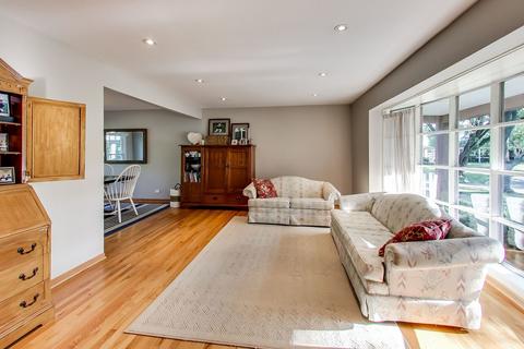 3918 Carousel Dr, Northbrook, IL 60062 photo 8