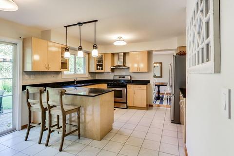 3918 Carousel Dr, Northbrook, IL 60062 photo 12