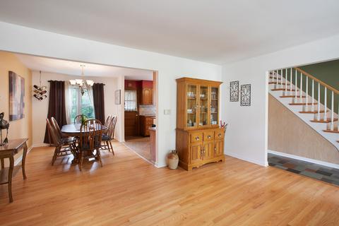 1522 Webster Ln, Des Plaines, IL 60018 photo 4