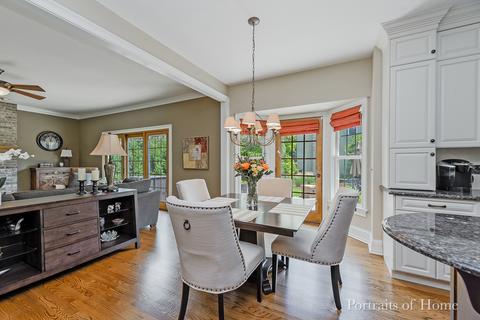 1098 Belter Dr, Wheaton, IL 60189 photo 8