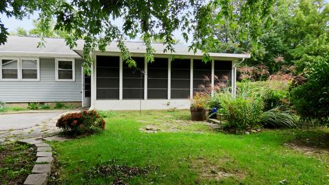909 S Linden St, Normal, IL 61761 photo 5