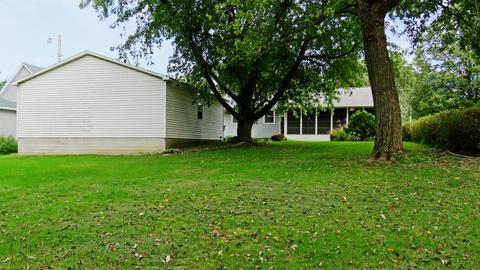 909 S Linden St, Normal, IL 61761 photo 7